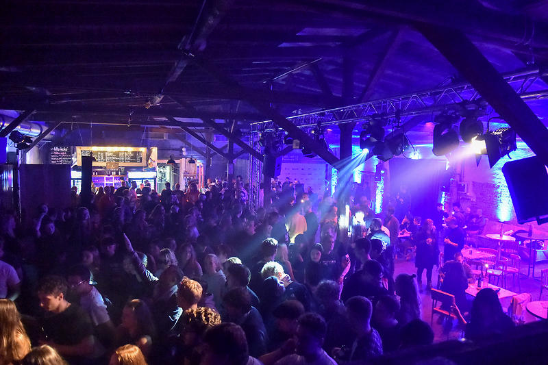 FFC-FESTIVALCLUB: TABLEDANCE - Tanzen & Tischtennis