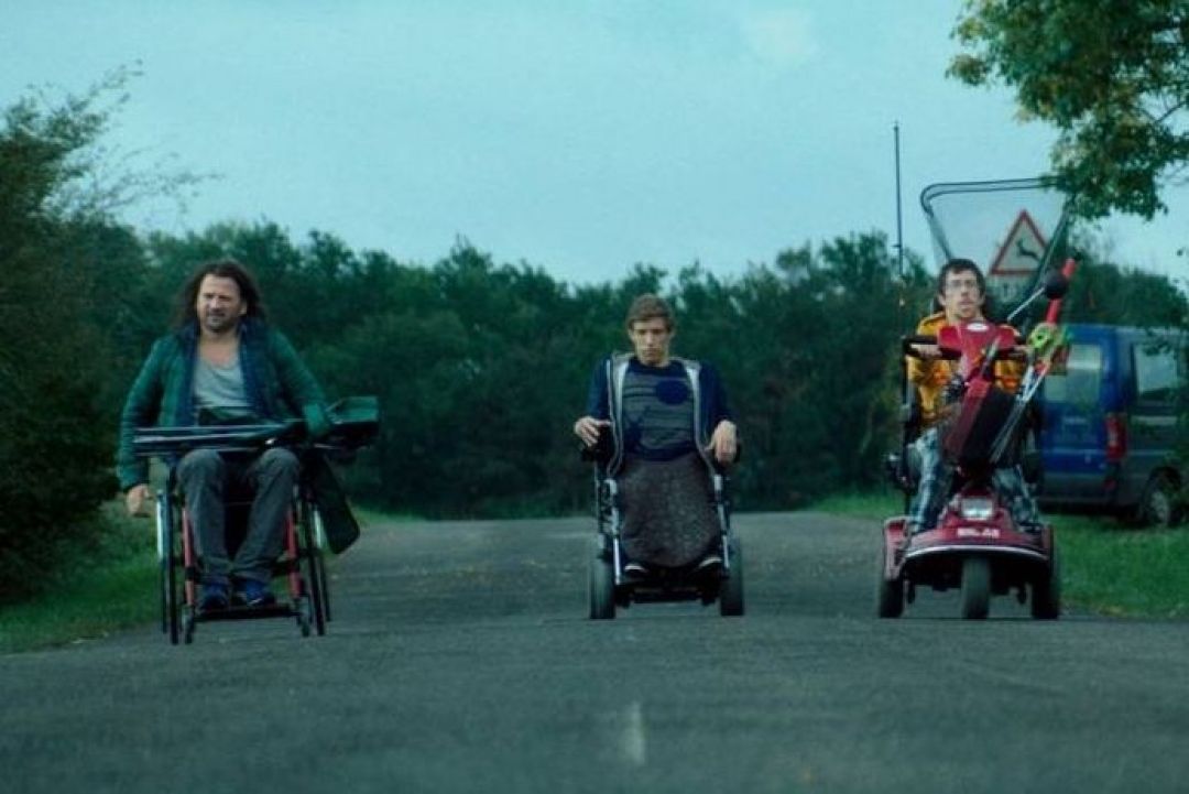 TISZTA SZÍVVEL/KILLS ON WHEELS von Attila Till