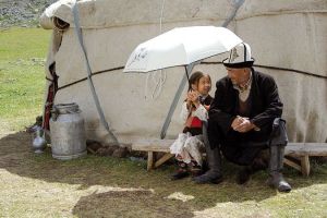 SUTAK/NOMADEN DES HIMMELS im Obenkino