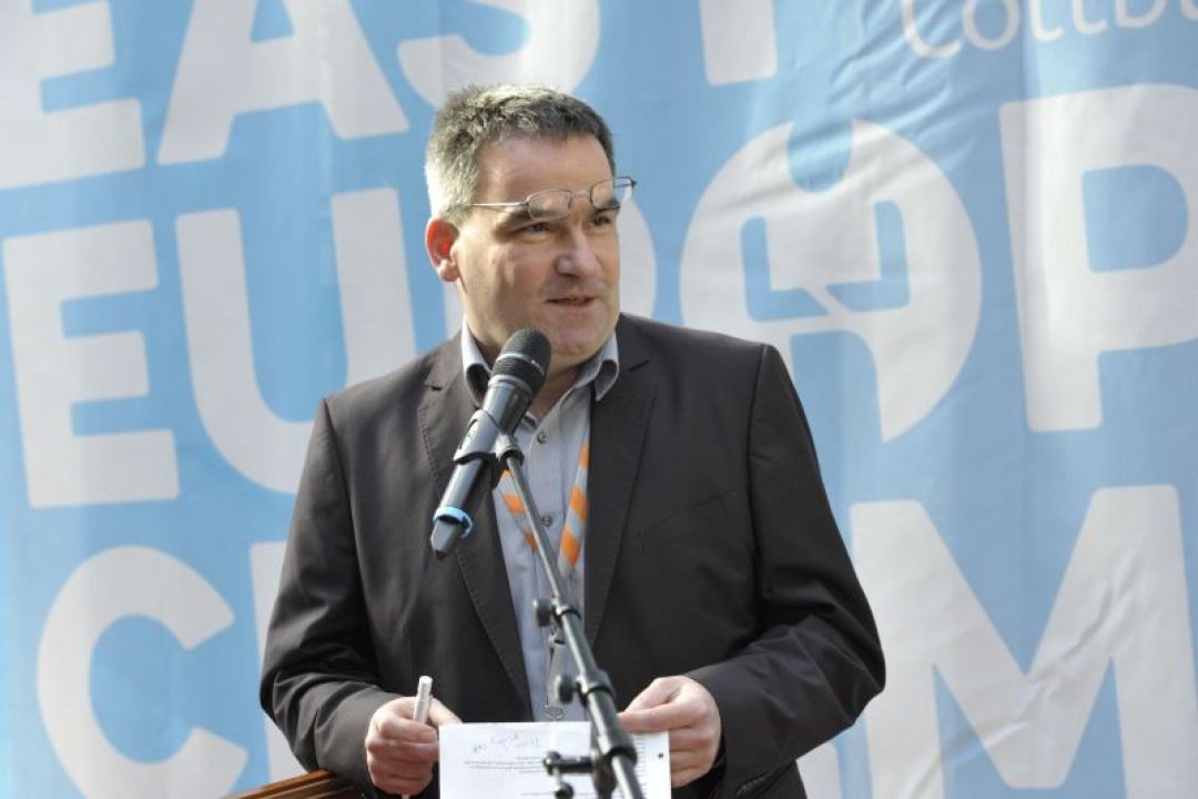 Programmdirektor Bernd Buder kürt als Mitglied der Jury den besten serbischen Spielfilm beim Filmfestival Fest Belgrad.